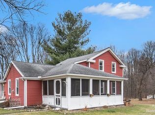 2810 Gilletts Lake Rd, Jackson, MI 49201