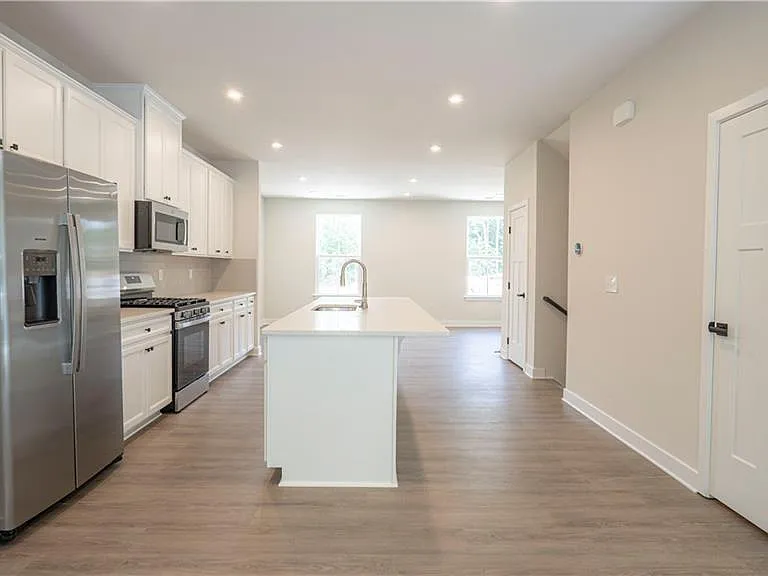 961 Woods Chapel Rd — Photo 6