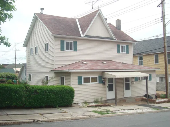 512 13th St, Windber, PA 15963