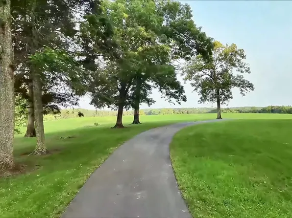 2457 Mayland Rd, Crossville, TN 38571