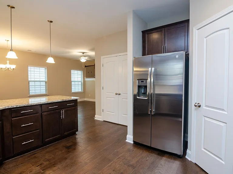 2045 Moultrie Cir — Photo 3