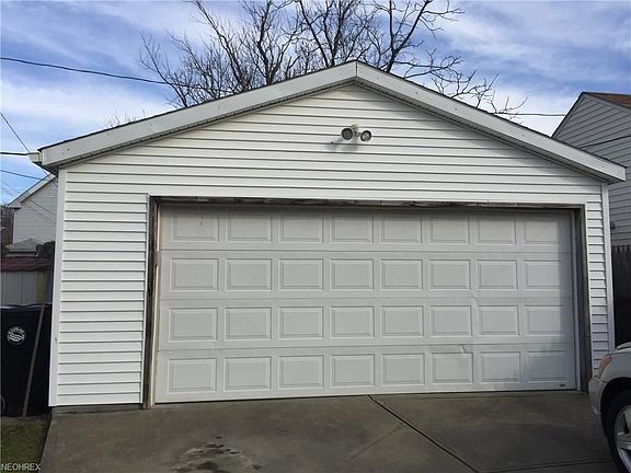 4th image of 3351 W 88th St