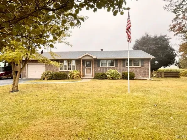 4468 S Sunset Dr, Coopersburg, PA 18036