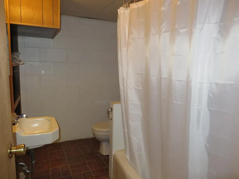 3202 Calhoun St — Photo 17