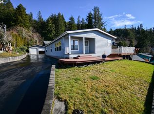 1035 1st St, Gardiner, OR 97441