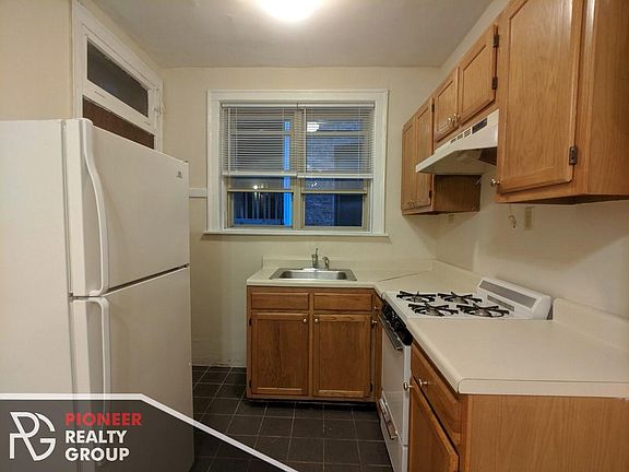 5th image of 4201 N Paulina St #1W