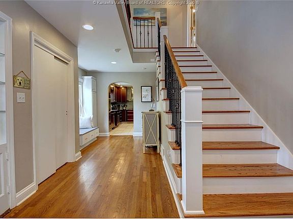 5th image of 1604 Woodvale Dr