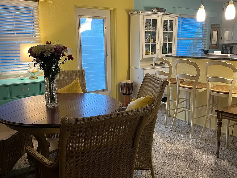 705 N Peninsula Ave — Photo 5