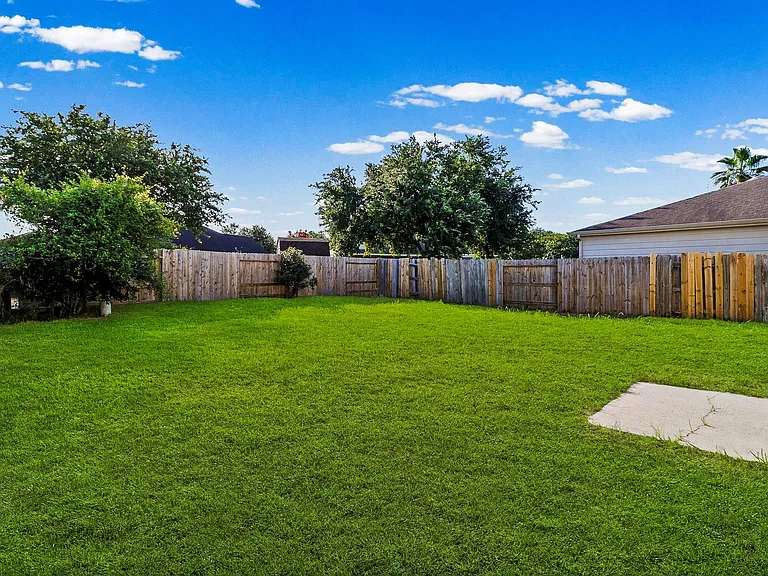 18327 Atasca Woods Trce — Photo 32