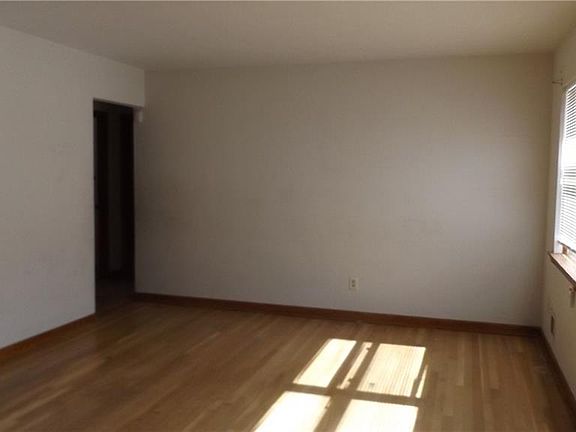 3rd image of 1360 Kingston Ave