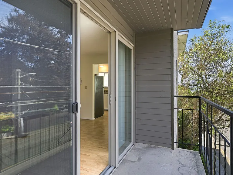 1408 Queen Anne Ave N — Photo 15
