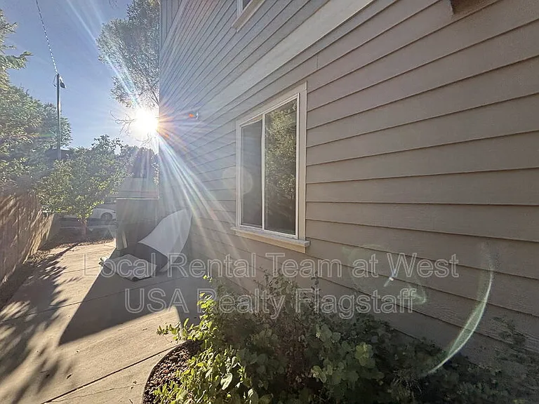 522 S Fountaine St #300 — Photo 14