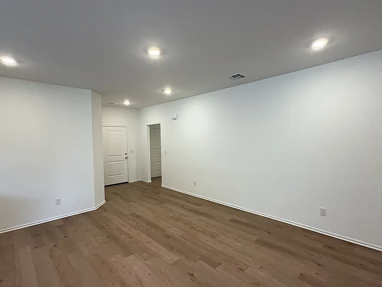 4004 Dutch Ln — Photo 4