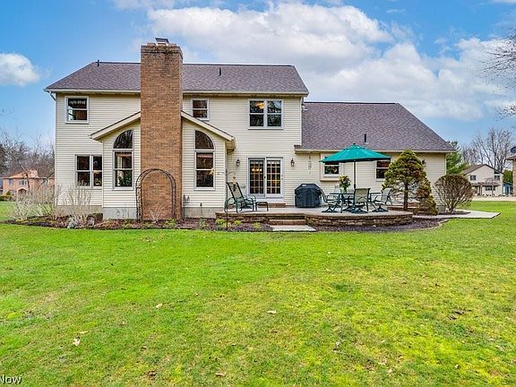 5th image of 215 Cheltenham Ln