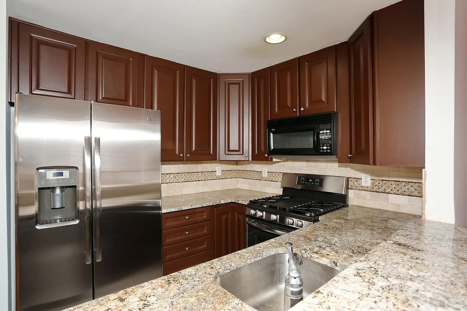 2 bed, 2.5 bath, 1778 sqft, $3,500 — Photo 4