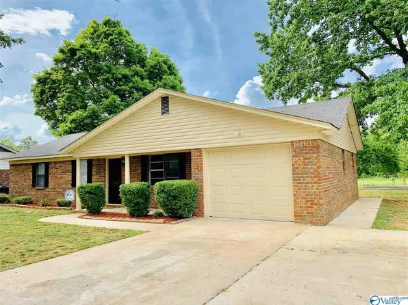 1514 Douthit St SW, Decatur, AL 35601
