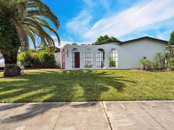 9825 Pan American Dr, Cutler Bay, FL 33189