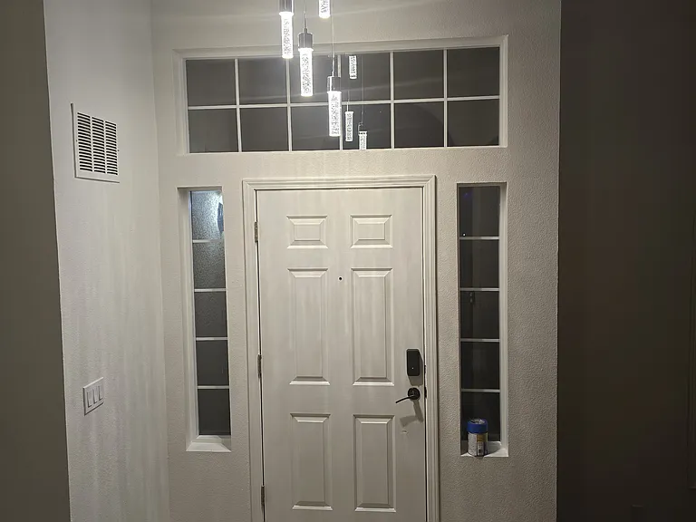 708 Eucalyptus Ave — Photo 2