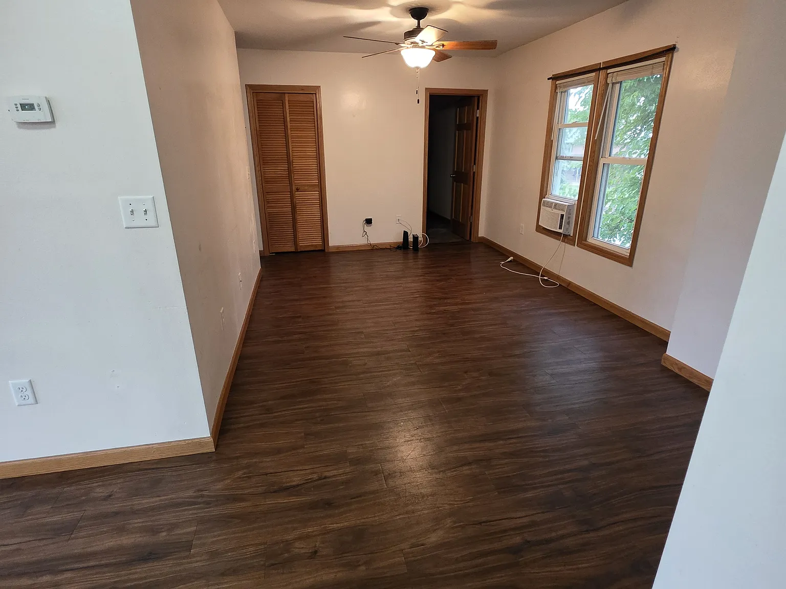 3 bed, $1,300 — Photo 4