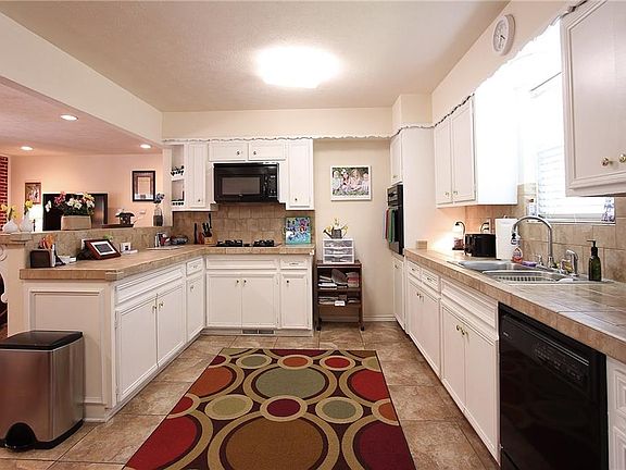 5th image of 10414 Clary Dr
