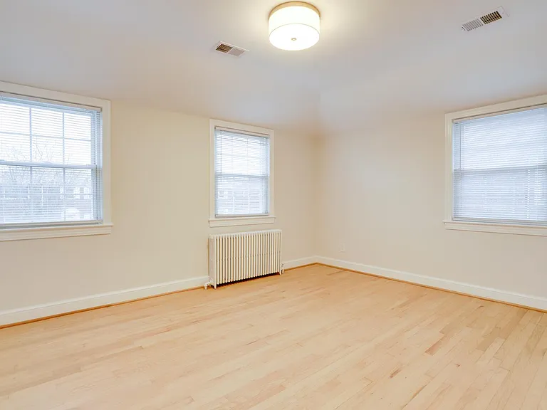 Primary bedroom (View 1)