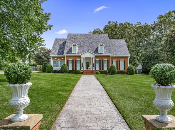 811 N Maple Ave, Cookeville, TN 38501