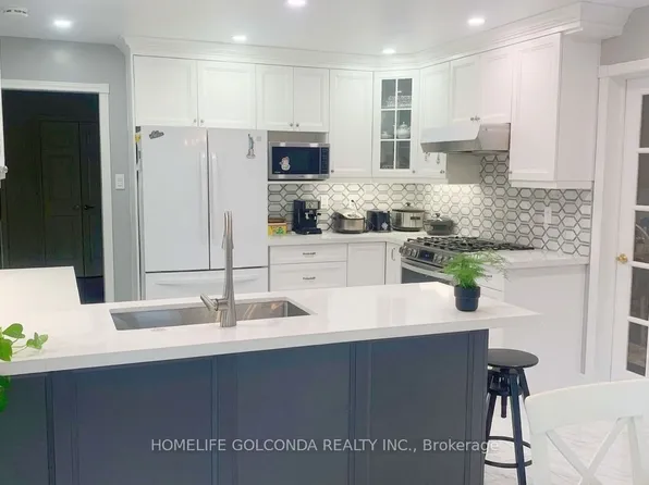 55 Leighland Dr, Markham, ON L3R 7R8