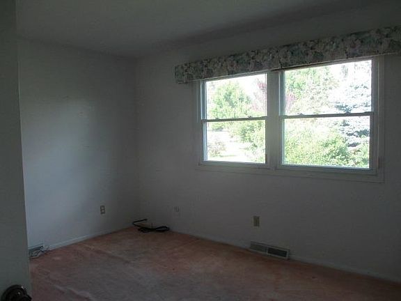 5th image of 1820 Zachary Ave
