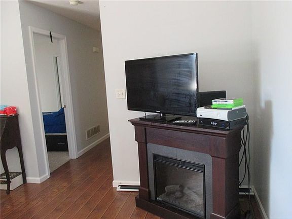 5th image of 616 E Main Street Cir