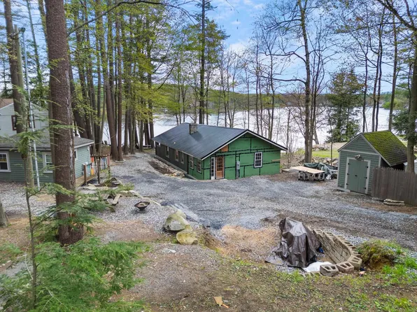 32 Shore Drive, Merrimack, NH 03054