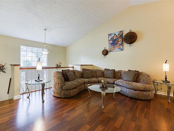 3rd image of 3421 Grovewood Ln
