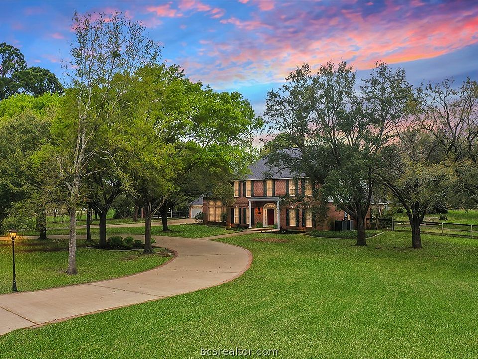 1st image of 6 Lori Ln