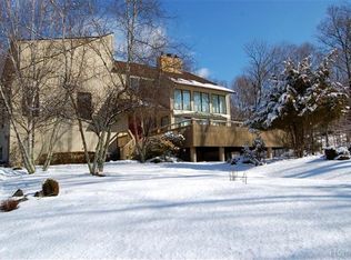 19 Barnes Ln, Chappaqua, NY 10514