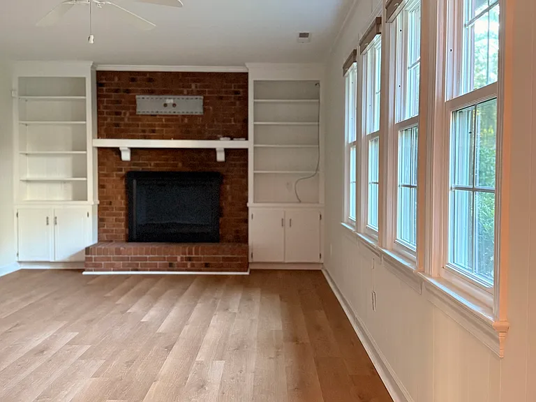1214 Wellington Ln — Photo 5