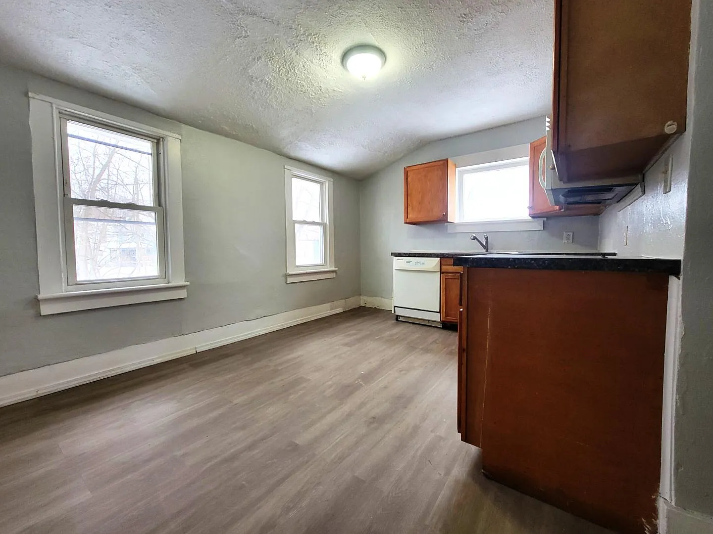 320 Crosby St — Photo 2