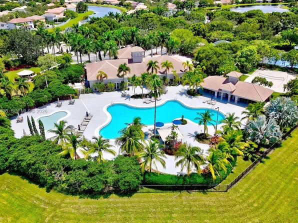 19548 S Whitewater Ave, Weston, FL 33332