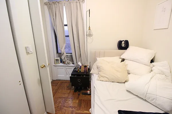 Rented by Luxor Homes & Investment Realty | media 25