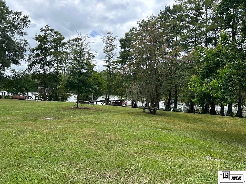 1st image of 752 Puckett Bend Rd
