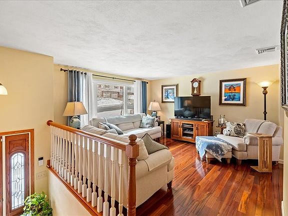 5th image of 18 Clearview Pl