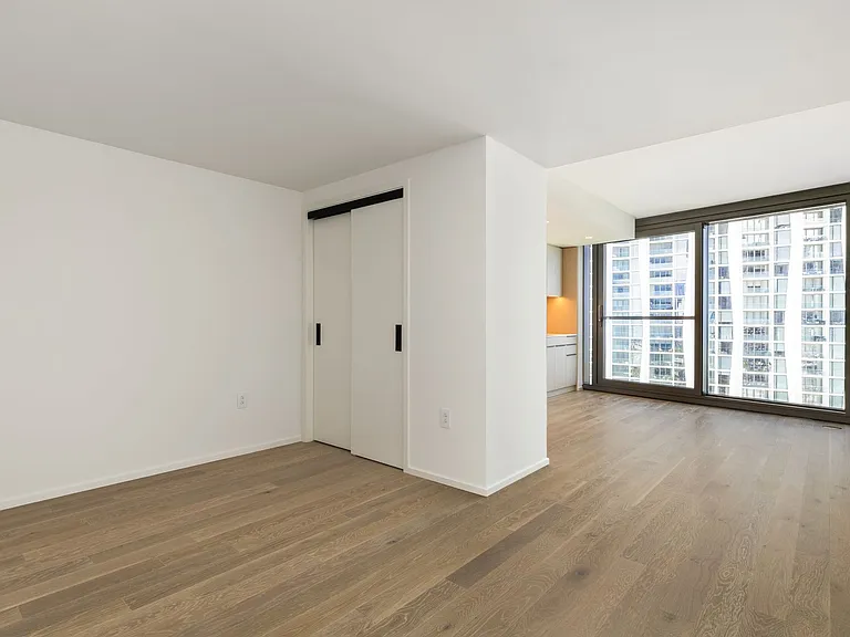 333 Ward Ave #1708 — Photo 4