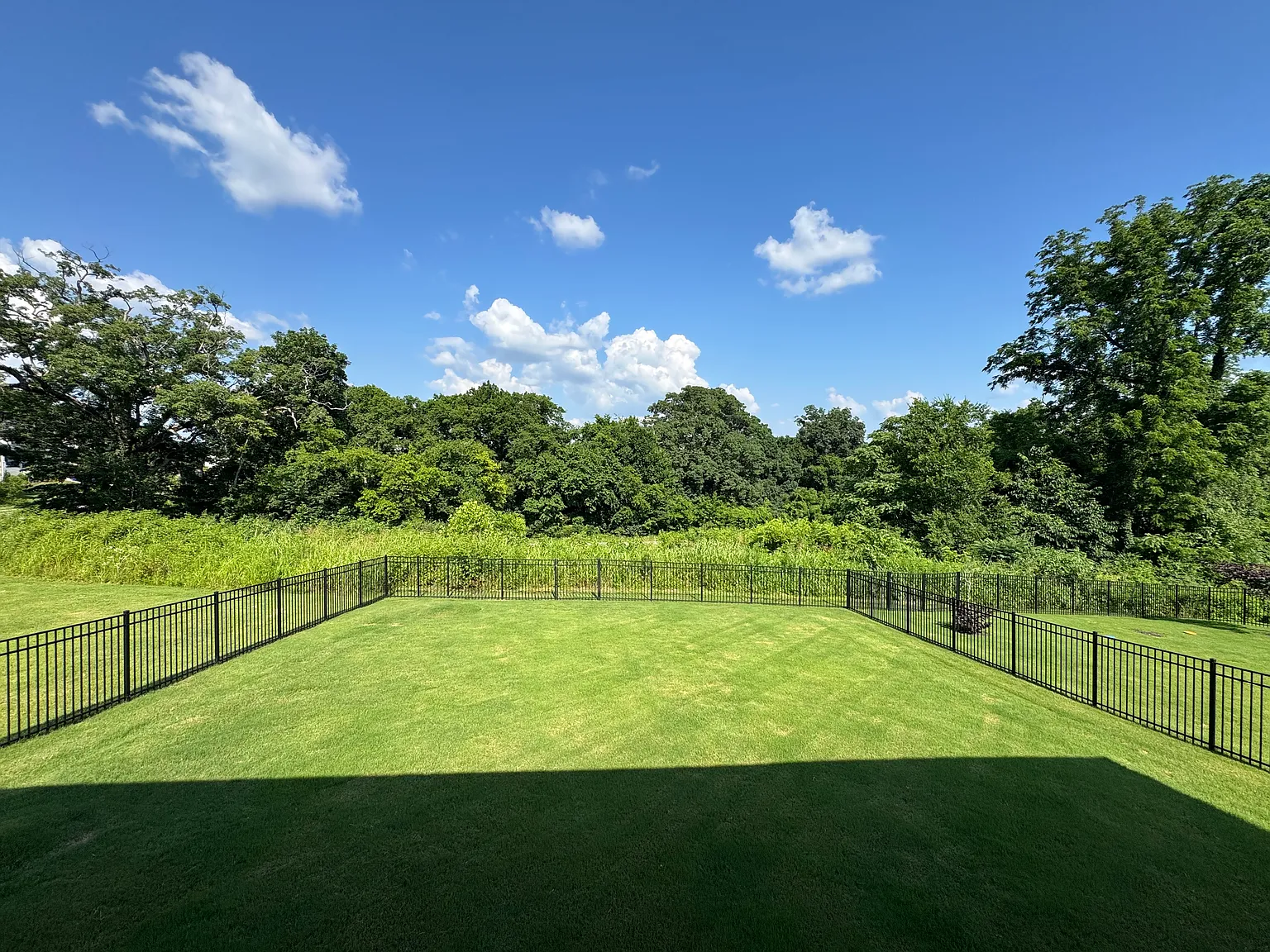 4 bed, 2500 sqft, $5,499 — Photo 3