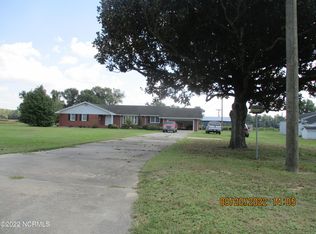 1343 Veachs Mill Rd, Warsaw, NC 28398