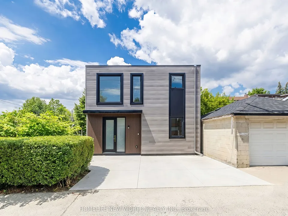 679 Gladstone Ave #LANEWAY
