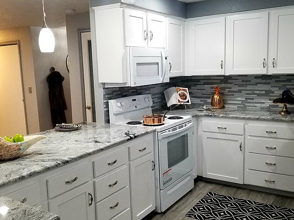 Kitchen tons of storage!