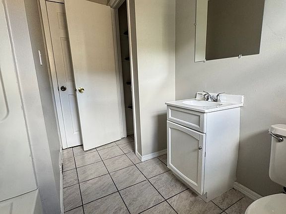 4th image of 2034-2054 N 18th Ave #3A916779D