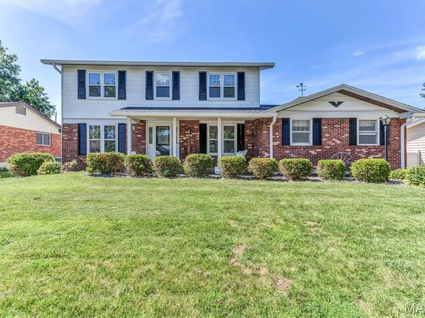 2520 Blackforest Dr, Saint Louis, MO 63129