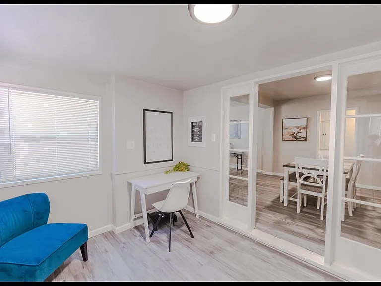 318 W Florinda St #A — Photo 9