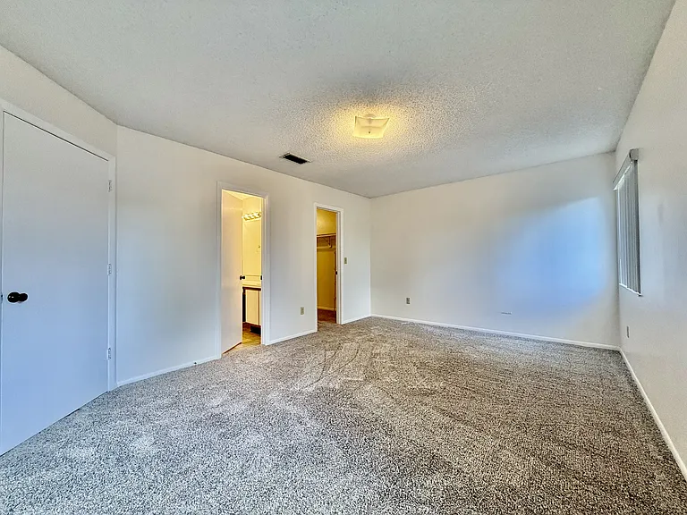 463 E Springtree Way — Photo 28