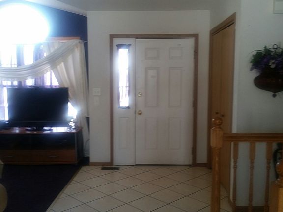 3rd image of 615 Greenview Ave