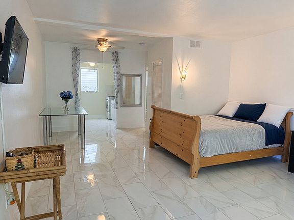 3rd image of 7935 Carlyle Ave APT 4
